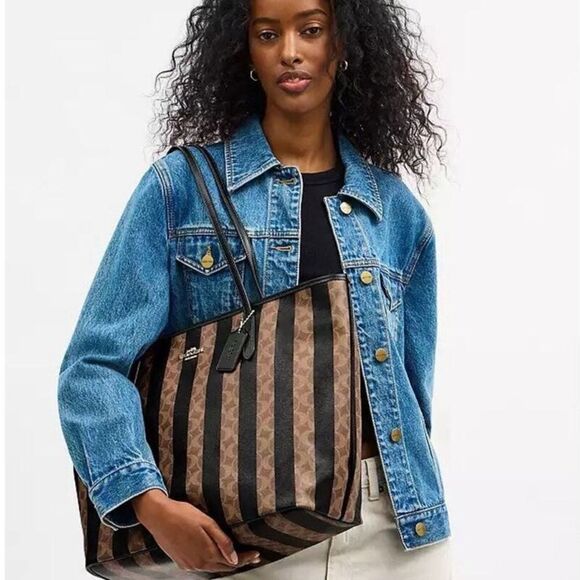 🔥🎁NWT! Coach Large City Tote Bag Sig Canvas With Stripe Walnut/Tan Msrp:$450.0 - Picture 2 of 6